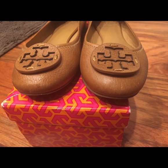 Beautiful Tan Tory Burch tumbled leather flats. - Picture 6 of 7